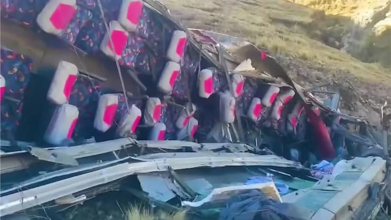 Peru: ônibus cai de abismo e deixa 29 mortos e 13 feridos
