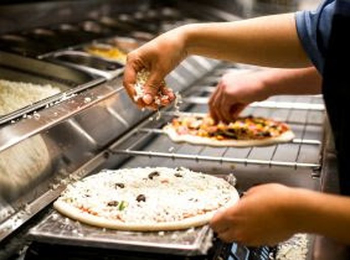 Dia da Pizza: Brasil ganha uma nova pizzaria a cada 2 horas em 2026 e abre quase 2 mil pizzarias em cinco meses, segundo Apubra