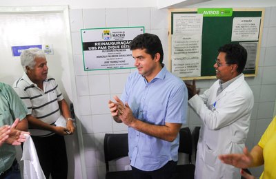 Rui Palmeira entrega PAM Dique Estrada reformado