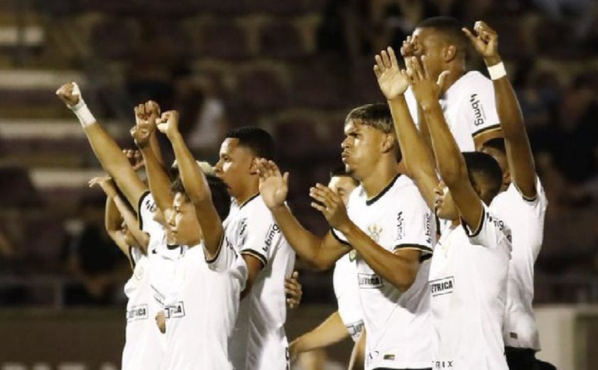 Corinthians deslancha no segundo tempo e goleia na estreia da Copinha