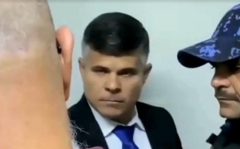 Presidente da Câmara tentou invadir Prefeitura e assumir cargo de prefeito em Rio Largo em ação comparada a golpe político; veja vídeo