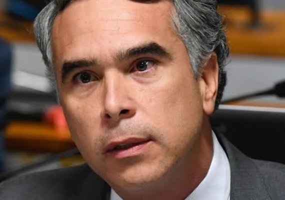 TRE/AL determina suspensão de propaganda no rádio e na TV e bloqueio do perfil no Instagram de Rafael Brito