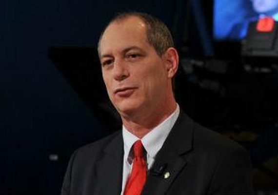 Tasso e Jobim são os ‘melhores nomes’ em eleição indireta, diz Ciro Gomes