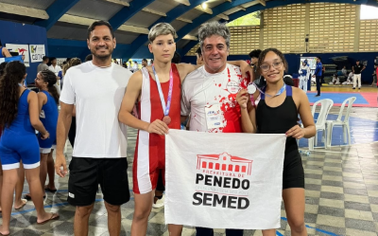 Atletas de escolas da Prefeitura de Penedo conquistam medalhas no JEAL 2025