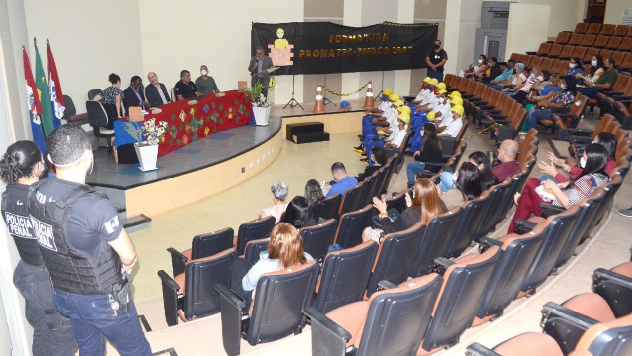 Reeducandos do Baldomero Cavalcante concluem o curso de pedreiro de alvenaria