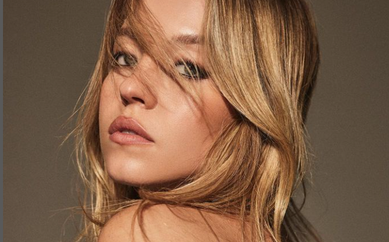 Sydney Sweeney: quem é a nova queridinha de Hollywood e quais seus filmes e séries
