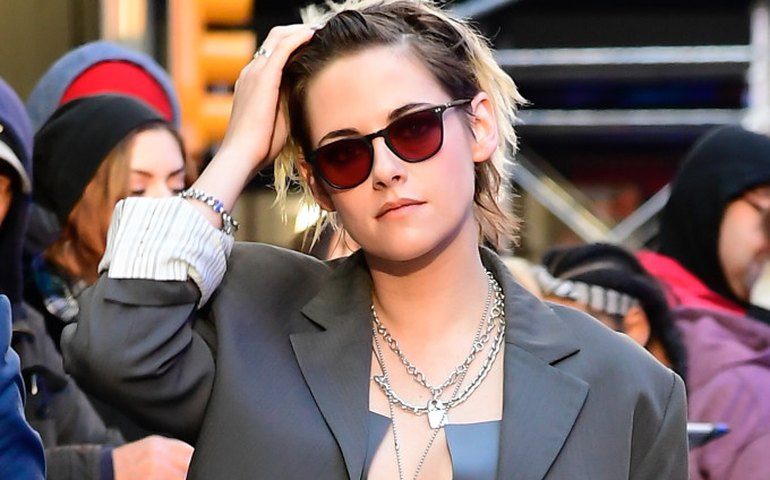 Kristen Stewart estrela novo pôster do filme &#8216;Spencer&#8217; sobre a princesa Diana