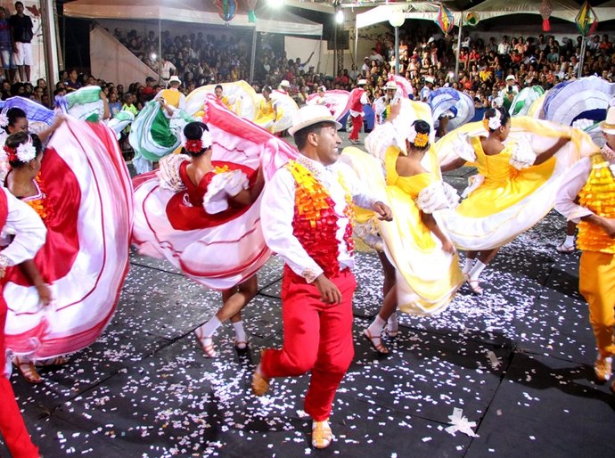 Cinco grupos disputam a final do Festival de Coco de Roda neste sábado