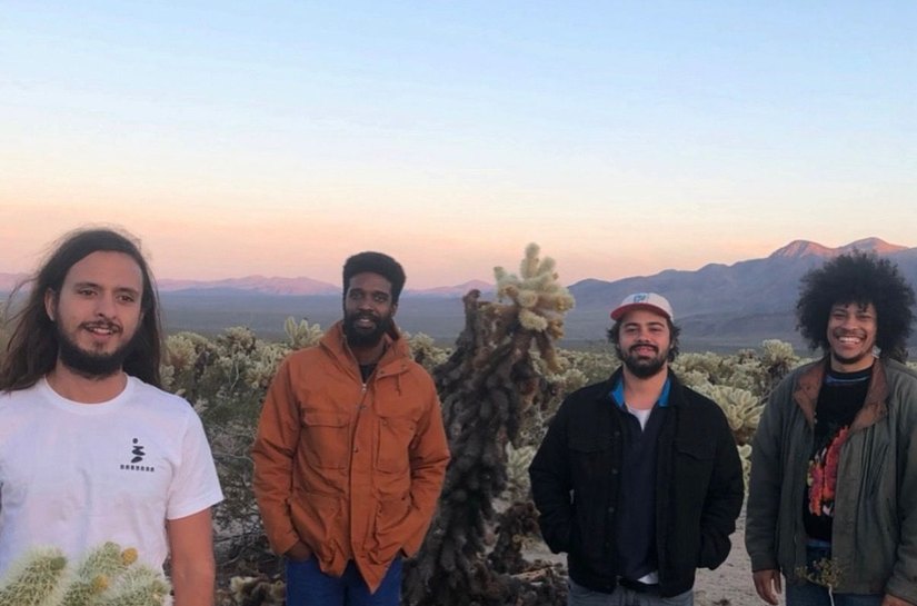 Banda Boogarins faz show de novo álbum este domingo no Rex Bar