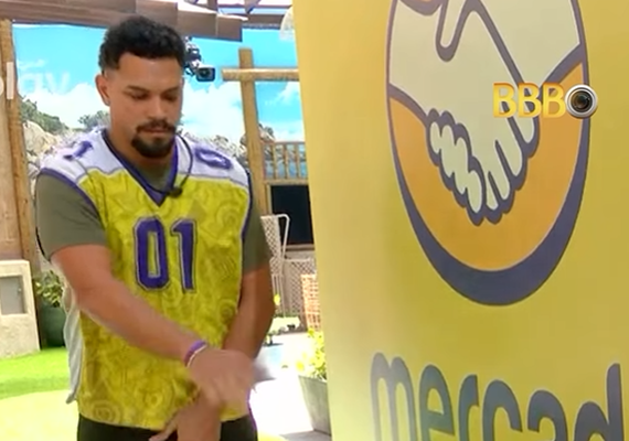 Vinícius vence a Prova do Anjo, coloca Vilma e Maike no Monstro