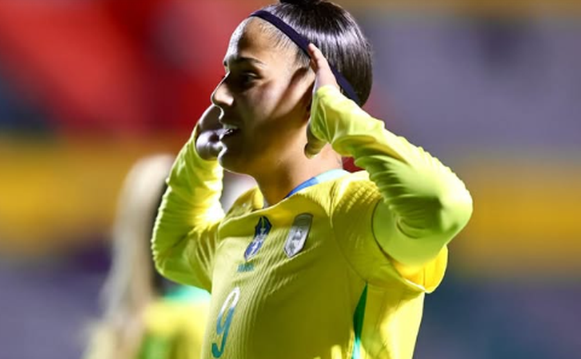 Seleção feminina de futebol oscila, mas vence Venezuela em estreia na Copa América