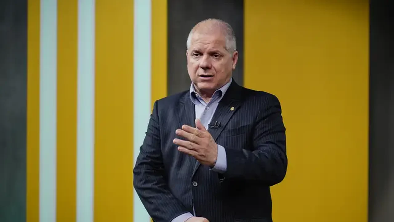 PF prende ex-presidente do INSS em investigação de descontos indevidos