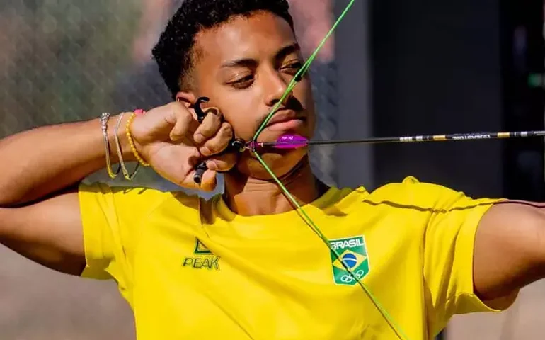 Influencer brasileiro brilha na Copa do Mundo de Tiro com Arco e está na semifinal