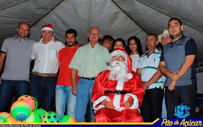 Crianças da comunidade Impoeiras vão receber, na tarde de hoje, presentes da caravana do Natal Luz Pão de Açúcar