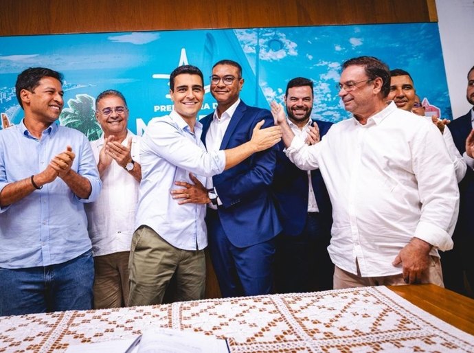 JHC empossa novo secretário da Indústria e Comércio e destaca capacidade de trabalho do empresário