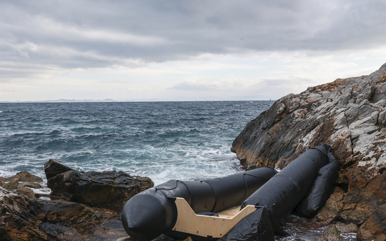 Naufrágio na Grécia deixa um morto e 12 desaparecidos