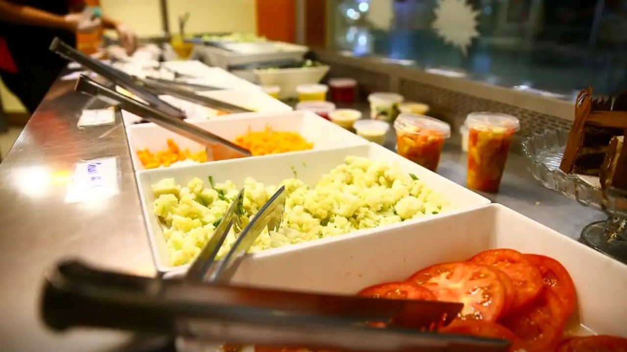 Governo limita taxa de empresas de vale-refeição e alimentação a 3,6% para lojistas
