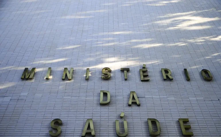 Saúde orienta sobre uso de medicamento que trata HIV multirresistente