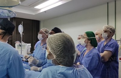 Sociedade Brasileira de Hérnia traz 37 cirurgiões brasileiros para reduzir a fila do SUS em Pernambuco