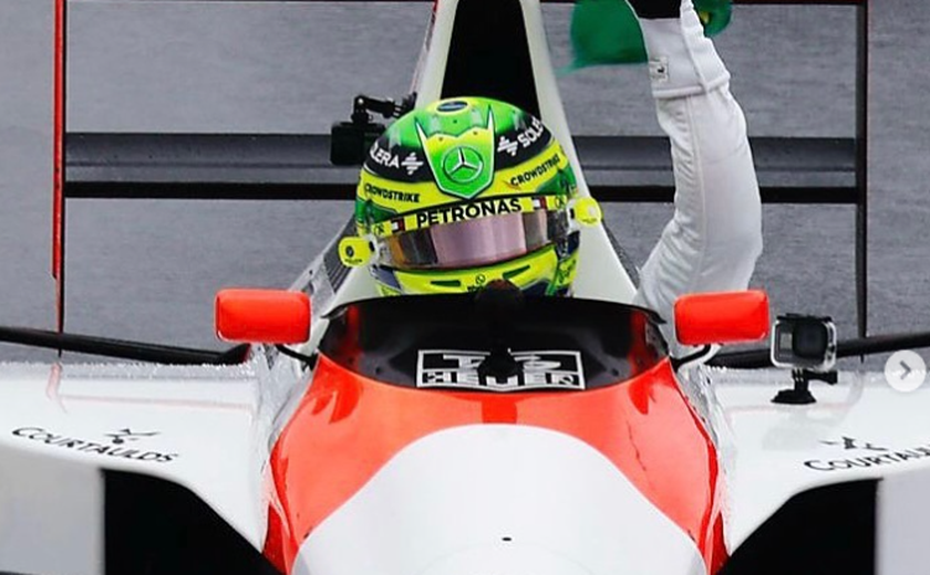 Hamilton pilota McLaren de Senna em homenagem em Interlagos antes do GP de São Paulo