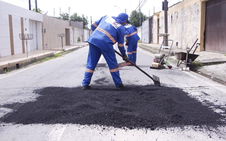 Infraestrutura utiliza 90 toneladas de asfalto para operação tapa-buraco