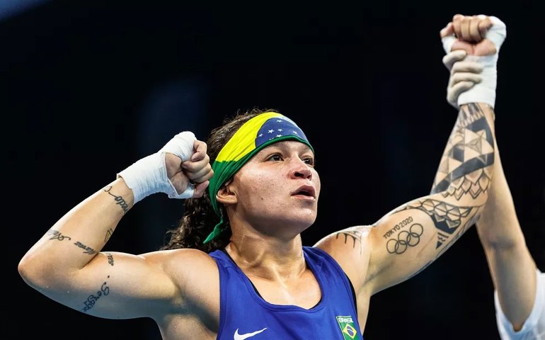 Beatriz Ferreira estreia no boxe profissional em 12 de novembro nos EUA