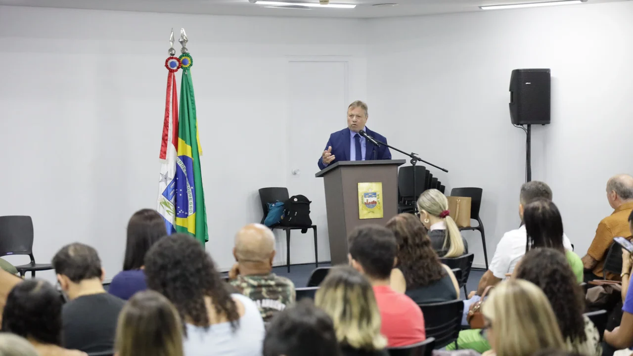 Subprocurador-geral do MPAL, Walber Valente, representa instituição no Prêmio Afrânio Menezes