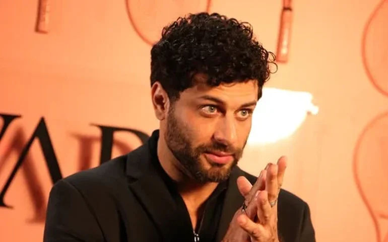 Jesus Luz responde às críticas por fotos nu em plataforma adulta