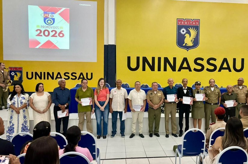 Em solenidade do Colégio Tiradentes, Cibele Moura reforça mérito acadêmico e destaca projeto que impede progressão parcial automática