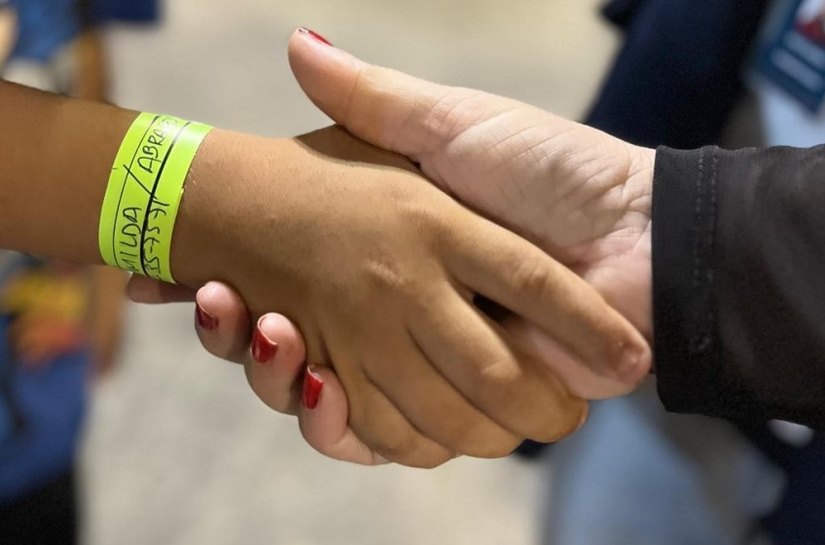 Prefeitura vai distribuir pulseiras de identificação para crianças durante o Verão Massayó