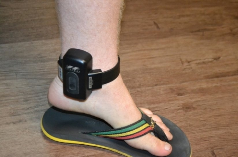 Reeducandos monitorados por tornozeleira são detidos em Penedo