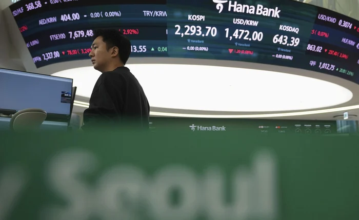 Mídia: economia global já sofre os efeitos da política de tarifas de Donald Trump Mídia: economia global já sofre os efeitos da política de tarifas de Donald Trump