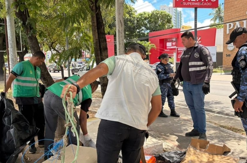 Prefeitura remove construções irregulares no Farol e Mangabeiras