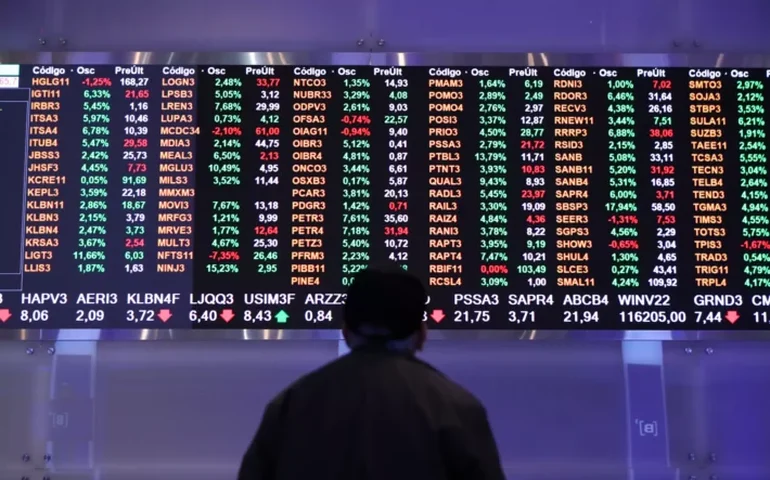 Abertura de postos de trabalho nos EUA sobe a 9,61 milhões em agosto, mostra relatório Jolts