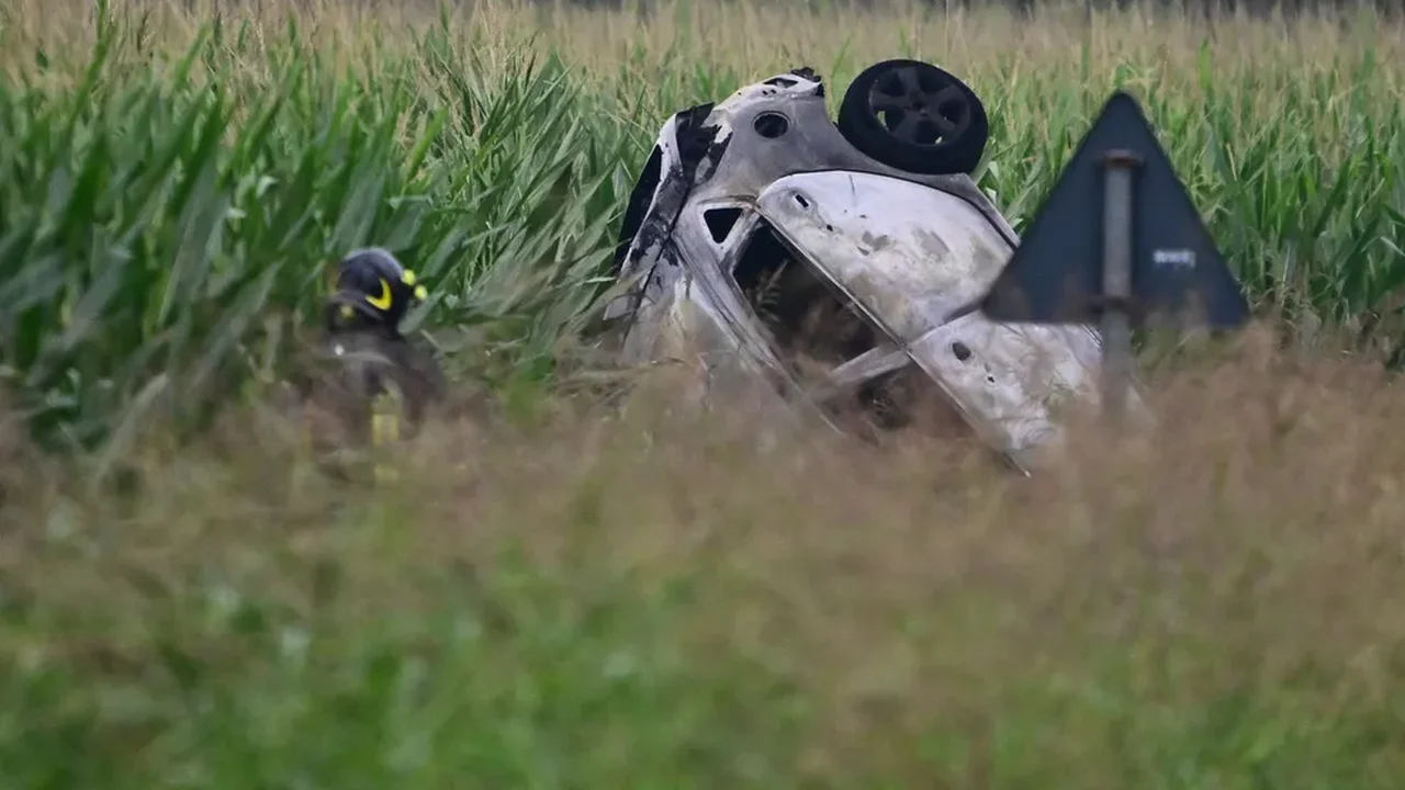 Menina de cinco anos morre após queda de avião acrobático na Itália; vídeo