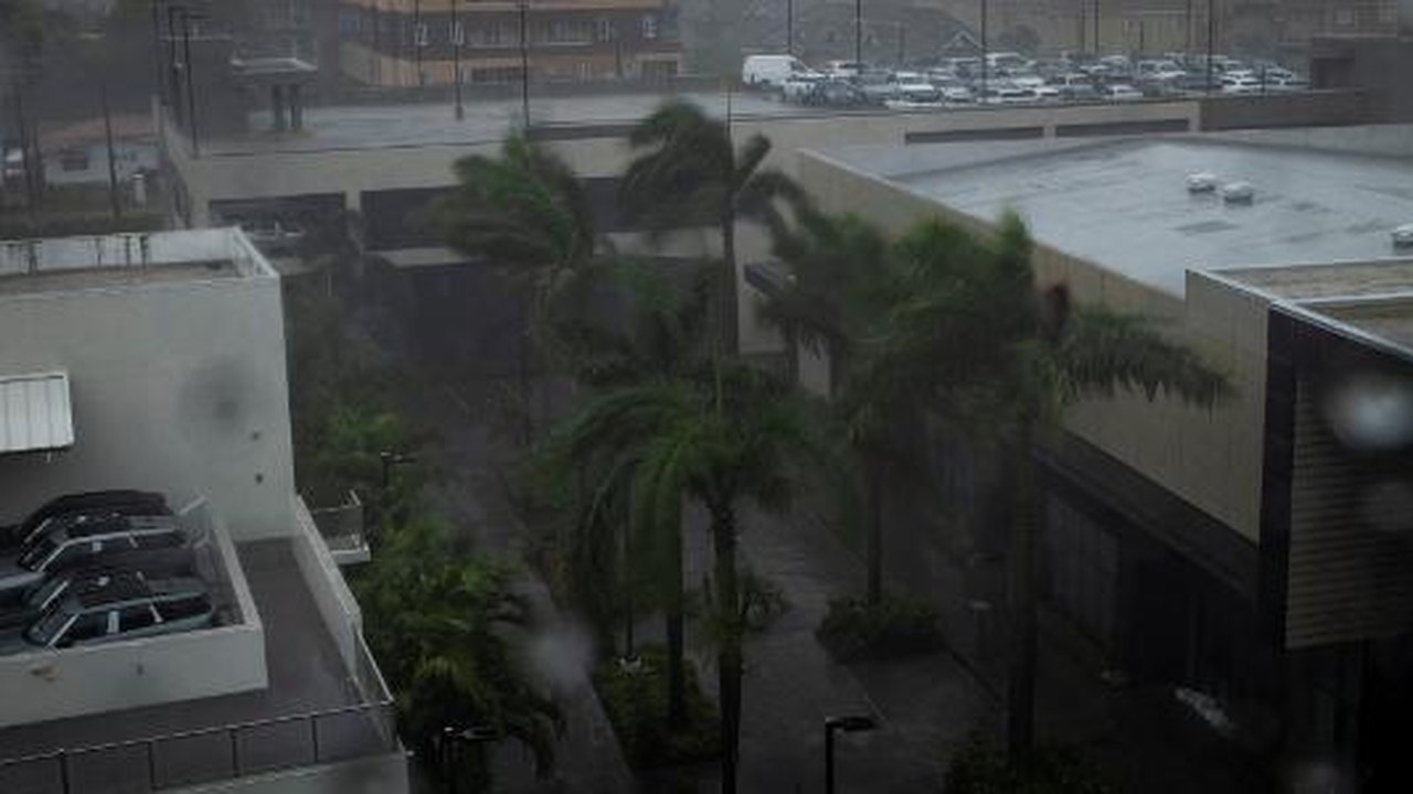 Furacão Beryl avança em direção ao México depois de atingir a Jamaica