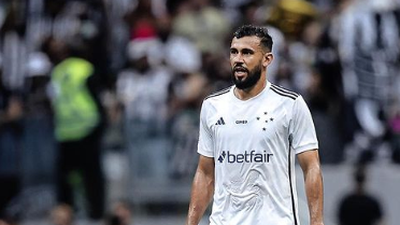 Luciano Castán comemora boa preparação do Cruzeiro para jogo com Fortaleza: 'Nos fechamos'