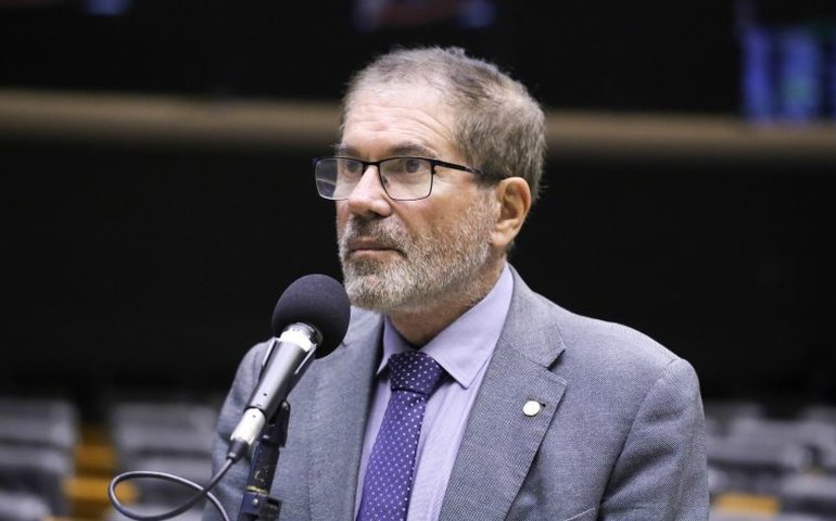 Comissão aprova suspensão de mudanças nas regras para importação de cacau africano