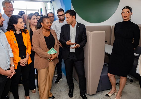 Vice-prefeito inaugura primeiro Parque Biblioteca bilíngue do Brasil, no Benedito Bentes
