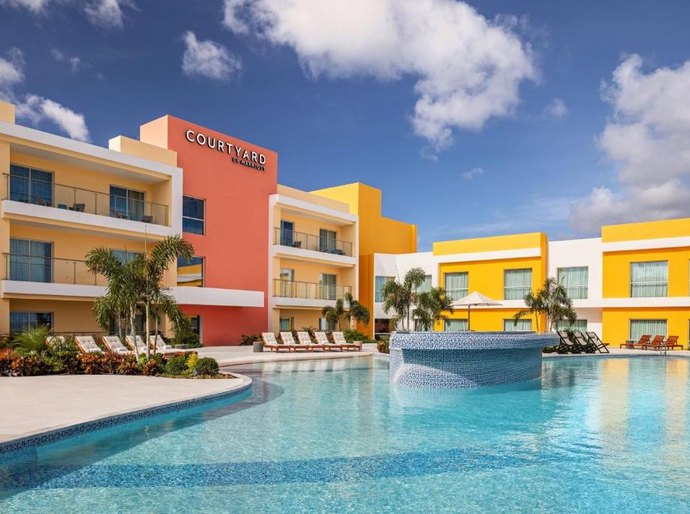 Destinos em evidência: Curaçao e Cabo Verde registram crescimento nas buscas de brasileiros, aponta Booking.com