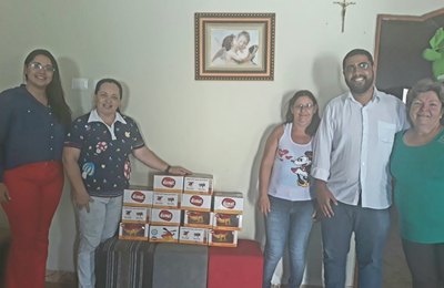 Procon Arapiraca doa brinquedos arrecadados durante Ação Criança Segura