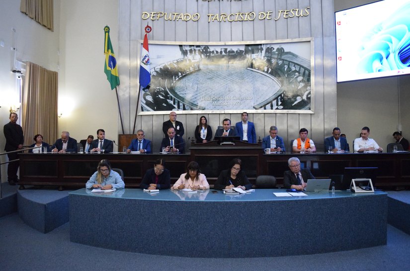 ALE realiza sessão especial para debater a má prestação de serviços da Águas do Sertão