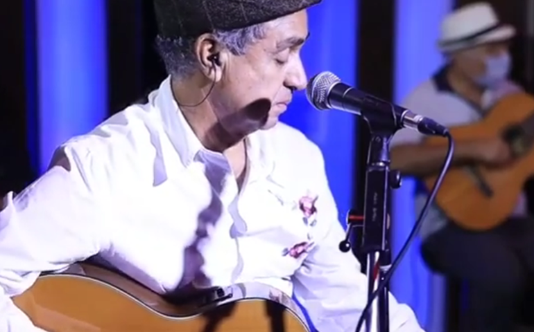 Cantor e compositor Carlos Pitta morre em Salvador