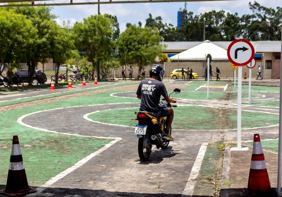 Alagoanos não pagarão por novo processo de 1º habilitação a partir de 2023