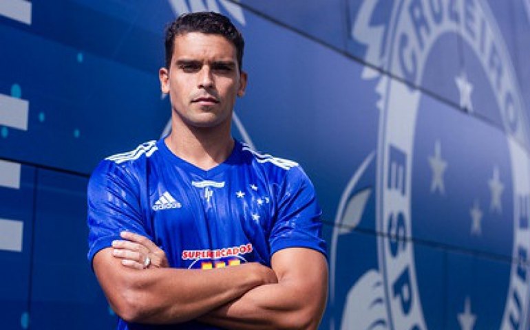 Volante Jean, do Cruzeiro, é o quarto caso de covid-19 no futebol mineiro