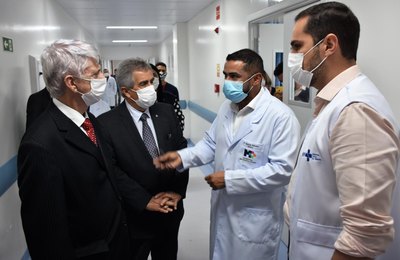 Em visita, Governador Interino reconhece qualidade do serviço do Hospital Metropolitano de Alagoas