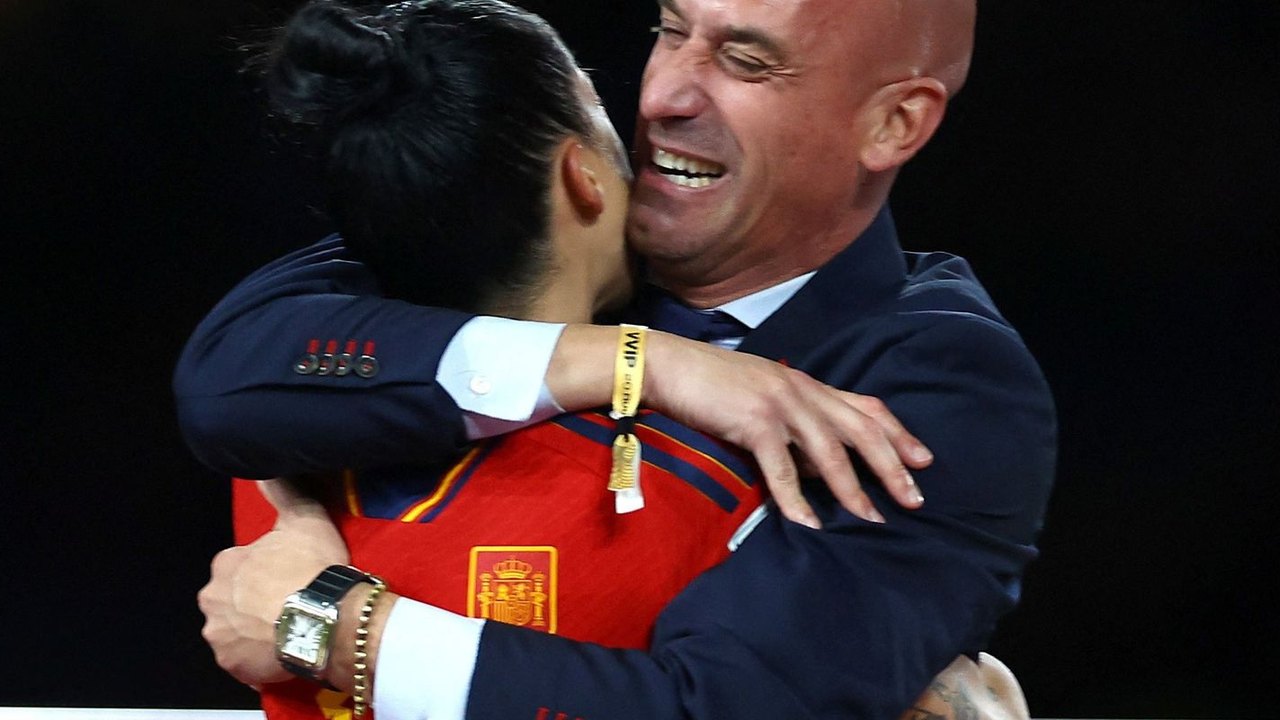 Putellas, Casillas e De Gea: Jogadores e ex-atletas espanhóis reagem a discurso de presidente da federação