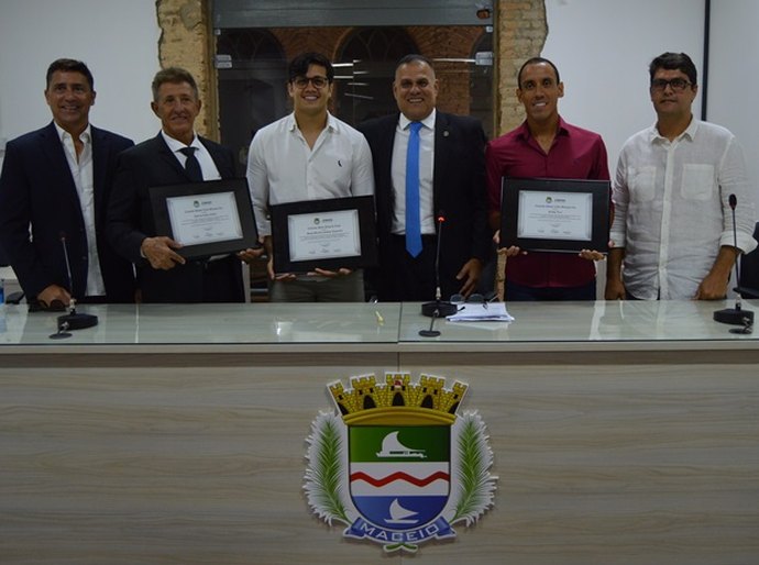 Poeta e atletas são homenageados pela Câmara Municipal de Maceió