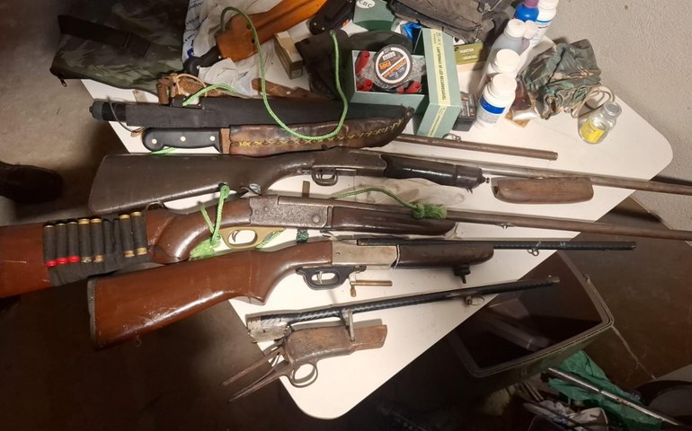 PM apreende 28 armas de fogo e 15 kg de drogas em uma semana em Alagoas