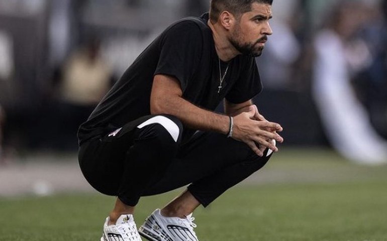 António Oliveira quer usar semana livre para ajustar Corinthians para Sul-Americana